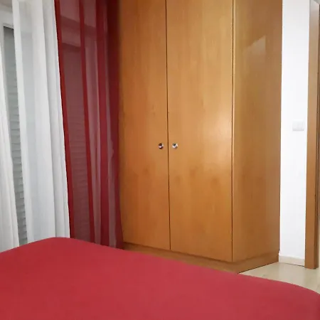 Apartment 5 Minutes Walk From The *