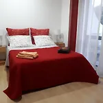 5 Minutes Walk From The Apartmán *