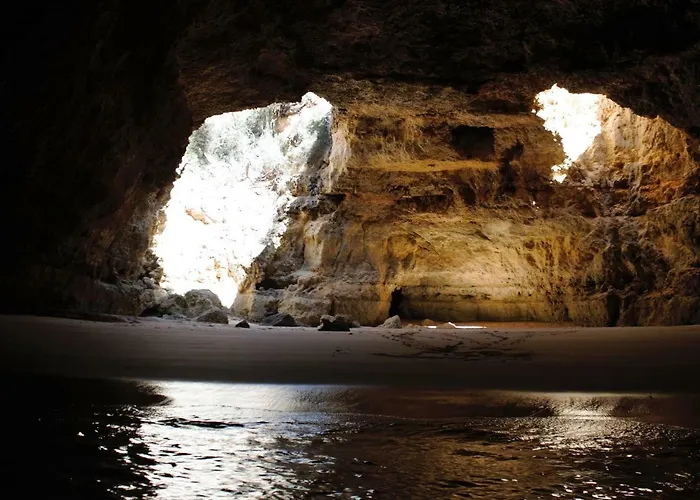 5 Minutes Walk From The Apartament *