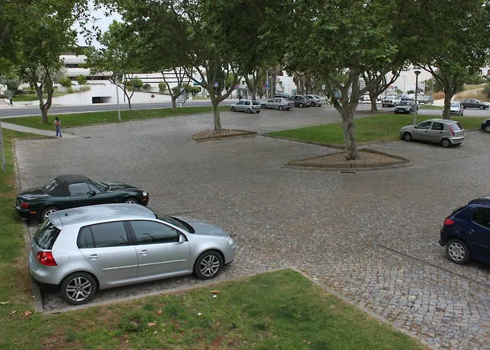 5 Minutes Walk From The Apartament