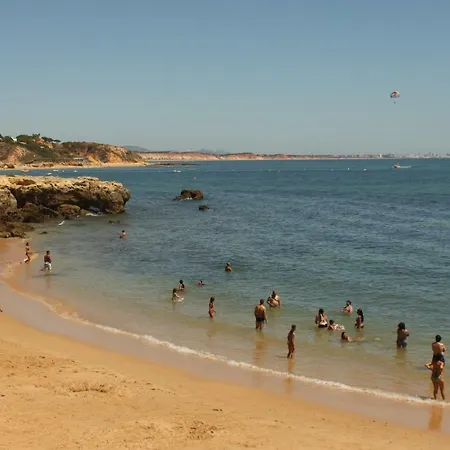 5 Minutes Walk From The Appartement